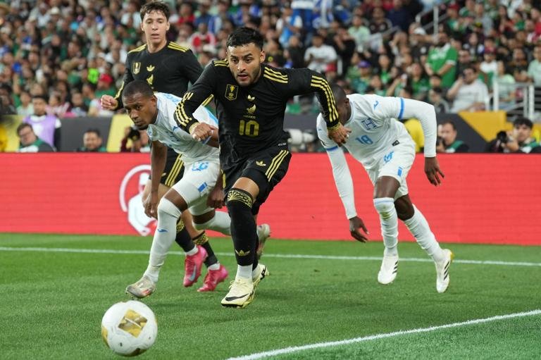 Mexico forward Alexis Vega takes a shot against Honduras during the semifinal match of the 2025 Gold Cup at Levi’s Stadium.