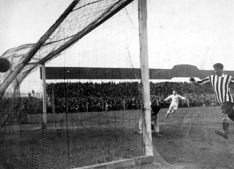 World Cup Finals 1930, Uruguay, USA (3) v Paraguay (0), USA's first goal scored by Bertram Patenaude (Photo by Popperfoto via Getty Images/Getty Images)