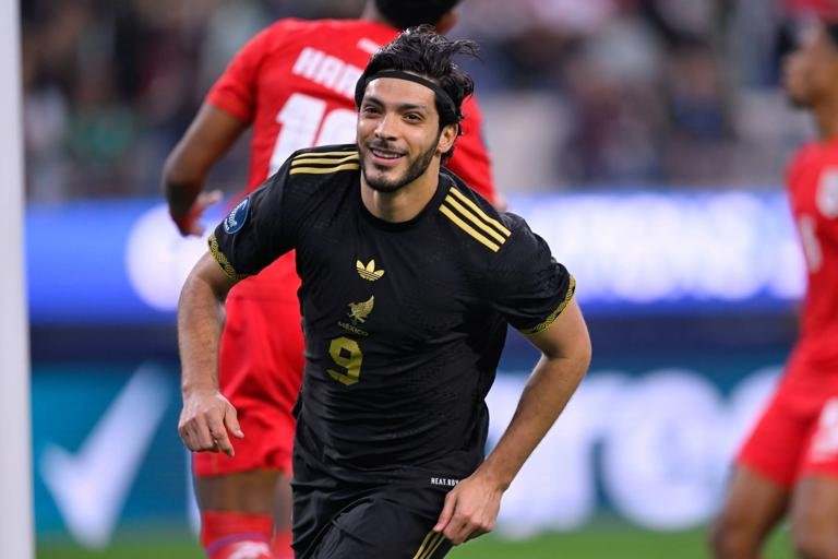 Raúl Jiménez celebrates his goal that put Mexico 1-0 against Panama in the Final Four of the CONCACAF Nations League.