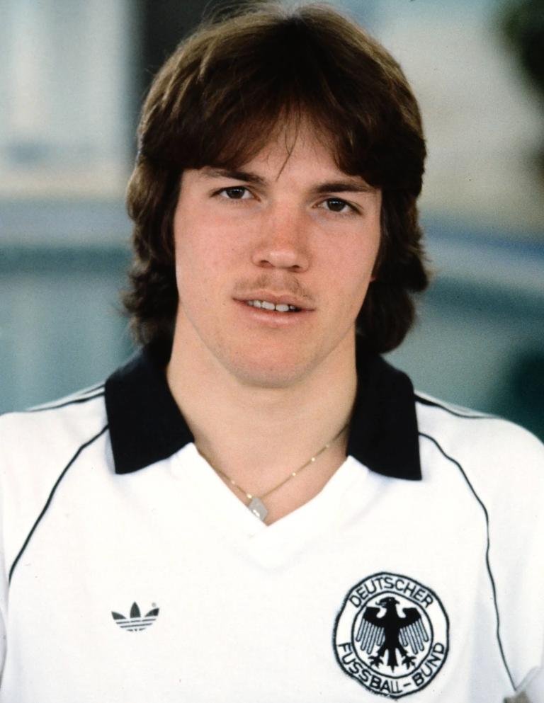 Fussball Fototermin Deutsche Nationalmannschaft in Frankfurt 01.03.1982 Lothar MATTHAEUS (Deutschland) FOTO: WEREK Pressebildagentur xxNOxMODELxRELEASExx
Football Photo call German national team in Frankfurt 01 03 1982 Lothar Matthaeus Germany Photo WEREK xxNOxMODELxRELEASExx